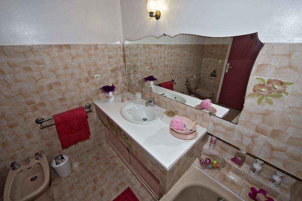 Petite Fleur D'Azur Bed and Breakfast Cagnes-sur-Mer Rum bild